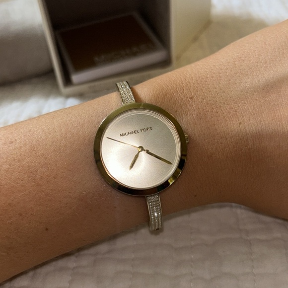 Stunning Michael Kors Watch - Picture 5 of 6